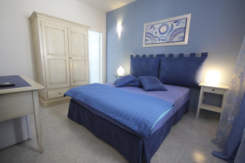 B&B Villa Genny A Pochi Passi Dal Mare San Cataldo  Zimmer foto